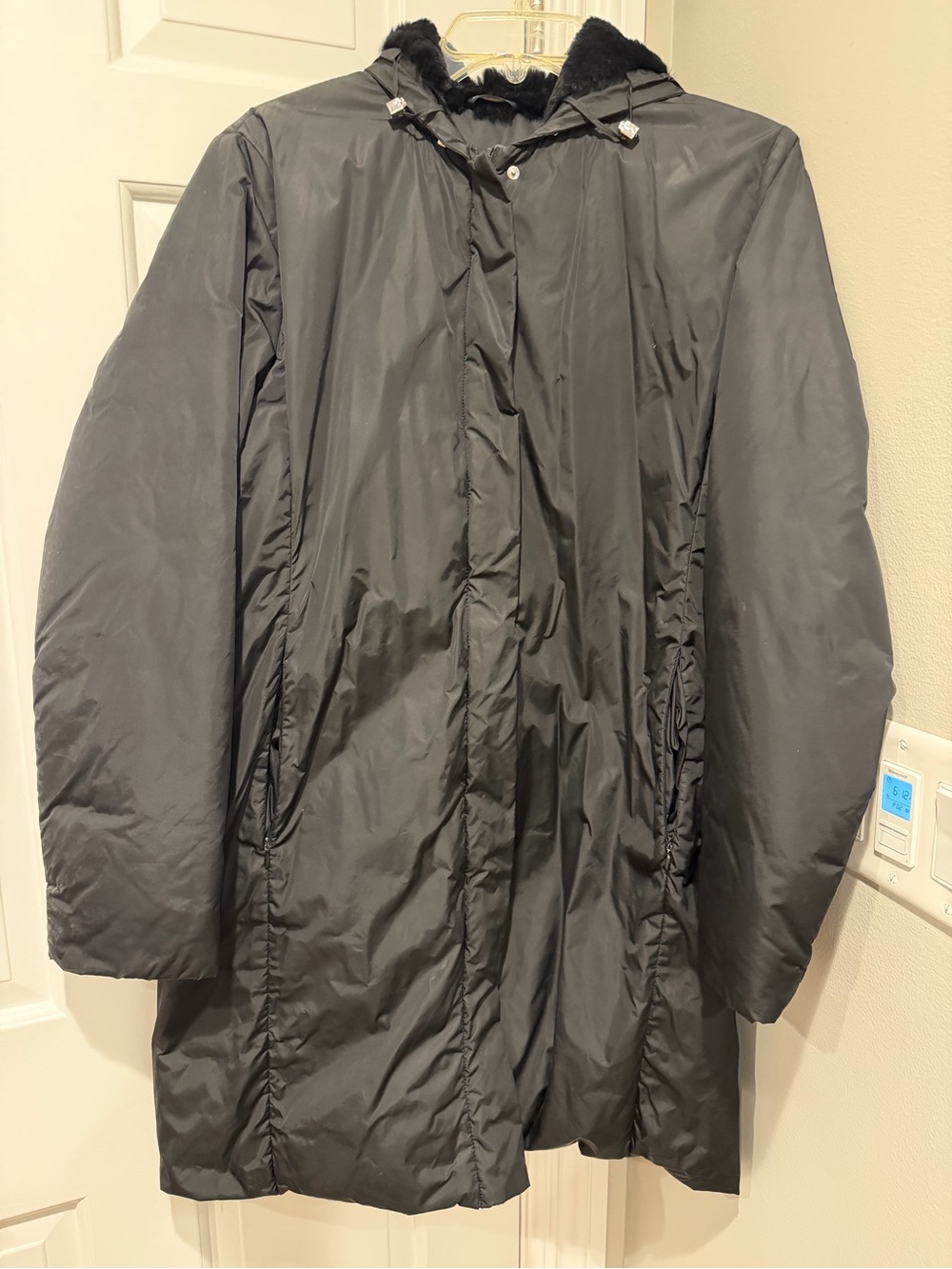 Women’s S-Max Mara Black Hooded Winter Coat - Insulated Cold-Weather Jacket